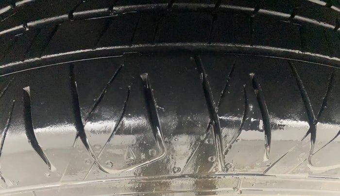 2017 Renault Duster 110 PS RXS SANDSTORM EDITION DIESEL, Diesel, Manual, 55,521 km, Left Front Tyre Tread