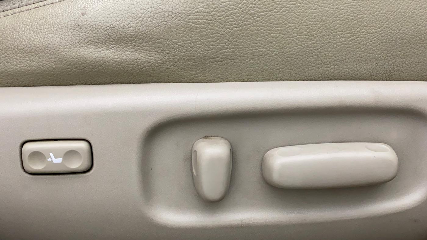 2011 Toyota Corolla Altis VL AT PETROL, Petrol, Automatic, 76,667 km, Driver Side Adjustment Panel