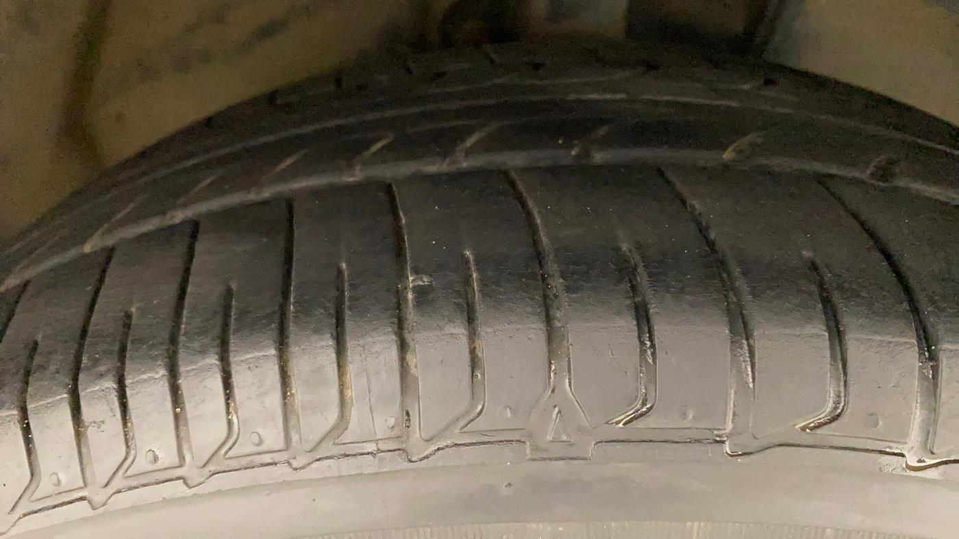 2011 Toyota Corolla Altis VL AT PETROL, Petrol, Automatic, 76,667 km, Right Front Tyre Tread