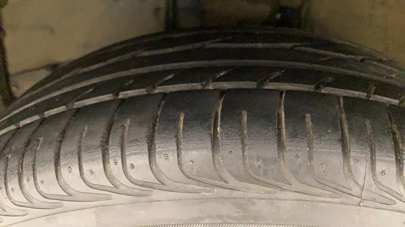 2011 Toyota Corolla Altis VL AT PETROL, Petrol, Automatic, 76,667 km, Left Front Tyre Tread