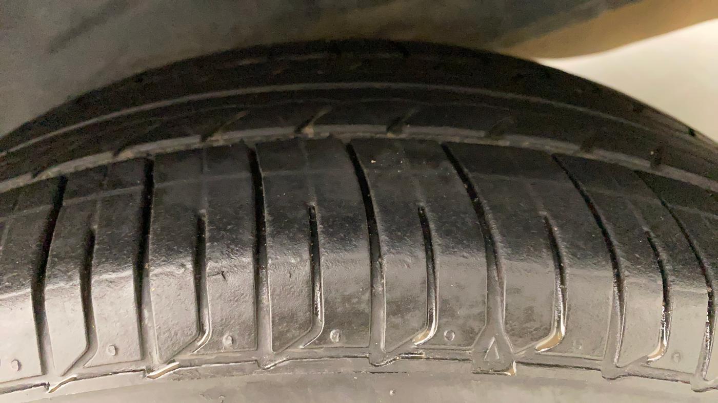 2011 Toyota Corolla Altis VL AT PETROL, Petrol, Automatic, 76,667 km, Left Rear Tyre Tread