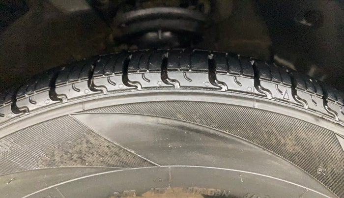 2015 Hyundai Grand i10 SPORTZ 1.2 KAPPA VTVT, Petrol, Manual, 79,239 km, Right Front Tyre Tread