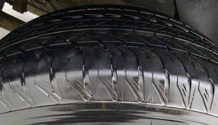 2021 Mahindra XUV500 W11 AT, Diesel, Automatic, 8,732 km, Right Rear Tyre Tread