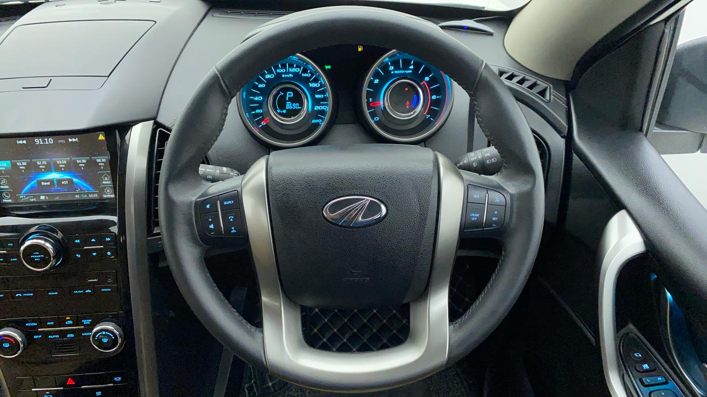 2021 Mahindra XUV500 W11 AT, Diesel, Automatic, 8,732 km, Steering Wheel Close Up