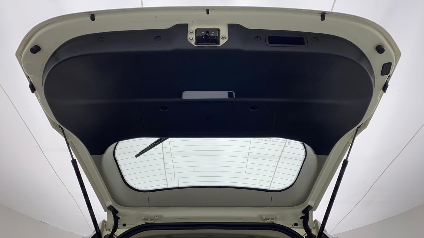 2021 Mahindra XUV500 W11 AT, Diesel, Automatic, 8,732 km, Boot Door Open