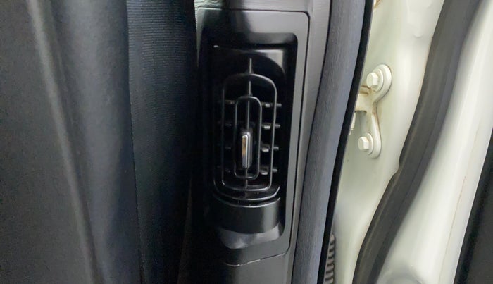 2021 Mahindra XUV500 W11 AT, Diesel, Automatic, 8,732 km, Rear AC Vents