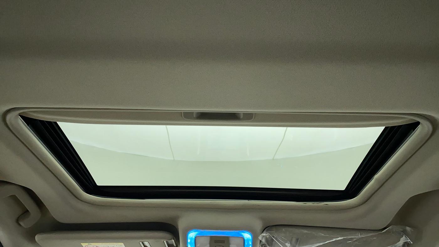 2021 Mahindra XUV500 W11 AT, Diesel, Automatic, 8,732 km, Moonroof/ Sunroof