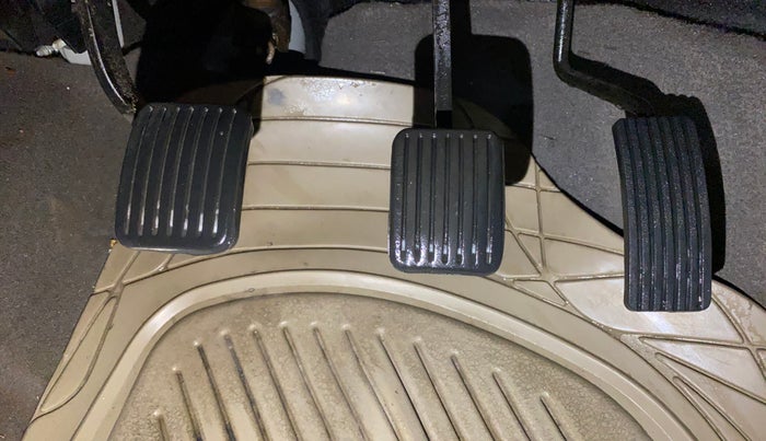 2014 Hyundai i10 SPORTZ 1.1, Petrol, Manual, 34,972 km, Pedals