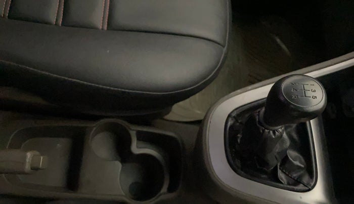 2014 Hyundai i10 SPORTZ 1.1, Petrol, Manual, 34,972 km, Gear Lever