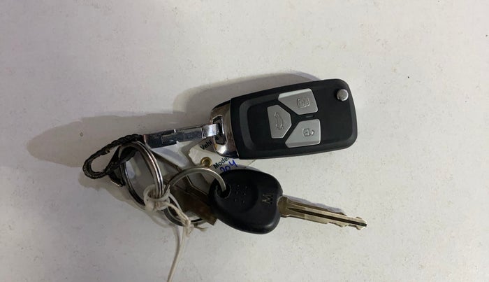 2014 Hyundai i10 SPORTZ 1.1, Petrol, Manual, 34,972 km, Key Close Up