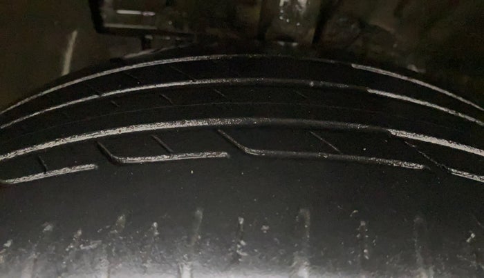 2019 Hyundai VENUE SX PLUS 1.0 TURBO DCT, Petrol, Automatic, 1,06,521 km, Left Front Tyre Tread