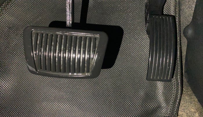 2019 Hyundai VENUE SX PLUS 1.0 TURBO DCT, Petrol, Automatic, 1,06,521 km, Pedals