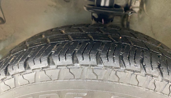 2013 Maruti Alto 800 LXI, Petrol, Manual, 47,983 km, Left Front Tyre Tread