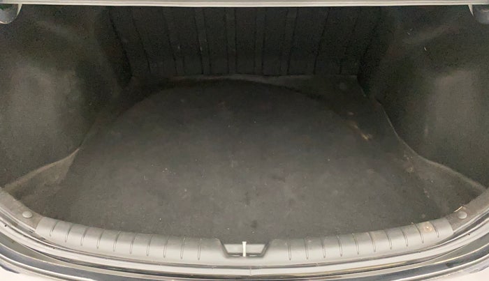 2018 Hyundai Verna 1.6 CRDI SX + AT, Diesel, Automatic, 66,339 km, Boot Inside