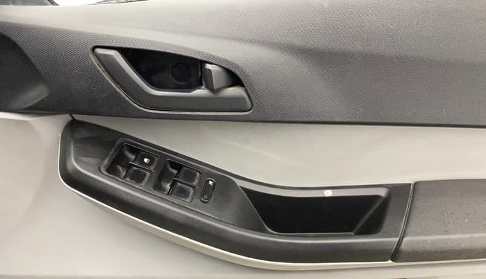 2024 Tata Tiago XTA PETROL, Petrol, Automatic, 20,759 km, Driver Side Door Panels Control