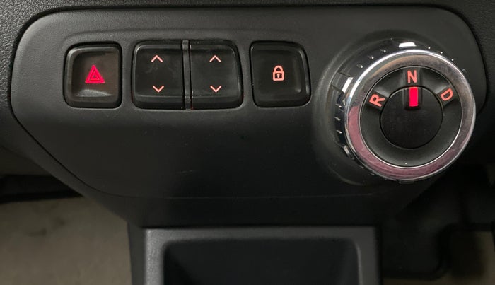 2016 Renault Kwid 1.0 RXT Opt AT, Petrol, Automatic, 46,803 km, Gear Lever