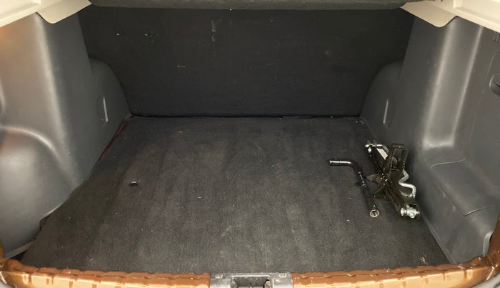 2014 Renault Duster RXL PLUS DIESEL 85, Diesel, Manual, 68,607 km, Boot Inside