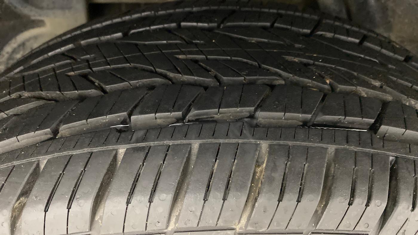 2014 Renault Duster RXL PLUS DIESEL 85, Diesel, Manual, 68,607 km, Right Rear Tyre Tread