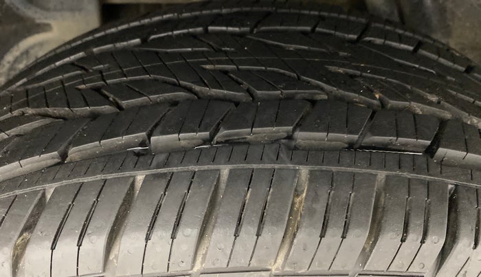 2014 Renault Duster RXL PLUS DIESEL 85, Diesel, Manual, 68,607 km, Right Rear Tyre Tread