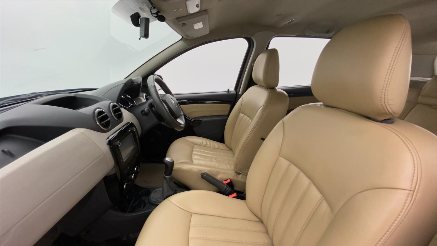 2014 Renault Duster RXL PLUS DIESEL 85, Diesel, Manual, 68,607 km, Right Side Front Door Cabin