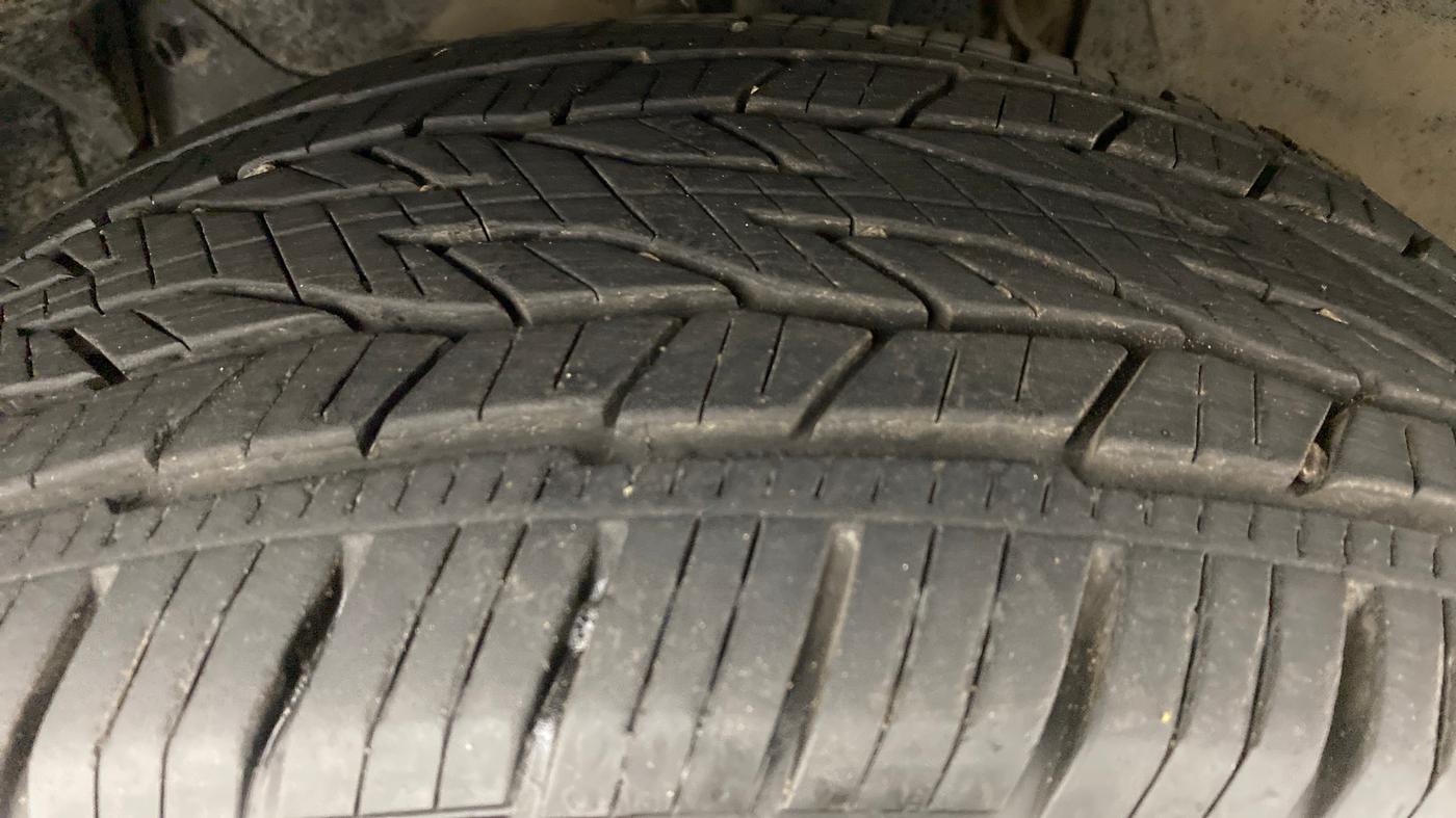 2014 Renault Duster RXL PLUS DIESEL 85, Diesel, Manual, 68,607 km, Left Front Tyre Tread