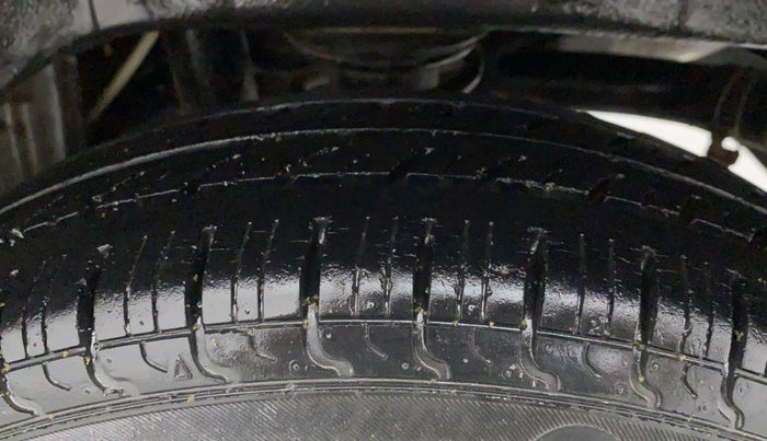 2017 Maruti Alto 800 LXI, CNG, Manual, 91,307 km, Left Rear Tyre Tread