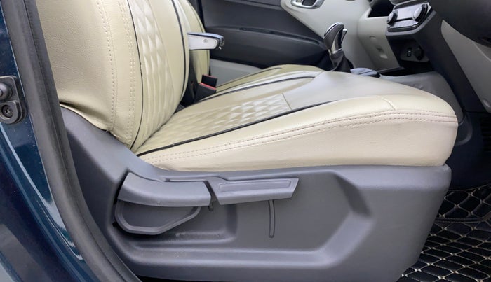 2020 Hyundai GRAND I10 NIOS SPORTZ AMT 1.2 KAPPA VTVT, Petrol, Automatic, 40,151 km, Driver Side Adjustment Panel