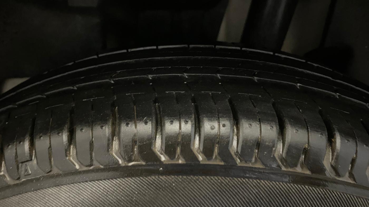 2023 Maruti Swift VXI, Petrol, Manual, 12,200 km, Left Rear Tyre Tread