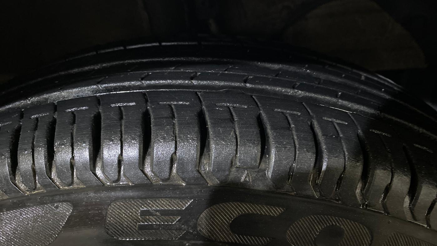 2023 Maruti Swift VXI, Petrol, Manual, 12,200 km, Right Front Tyre Tread