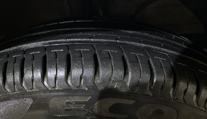 2023 Maruti Swift VXI, Petrol, Manual, 12,200 km, Right Front Tyre Tread