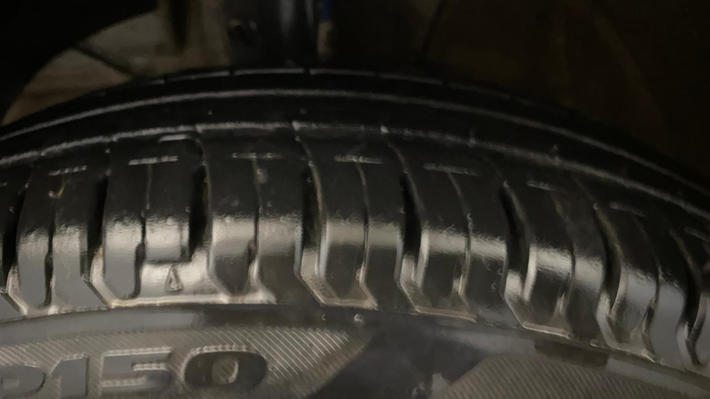 2023 Maruti Swift VXI, Petrol, Manual, 12,200 km, Left Front Tyre Tread