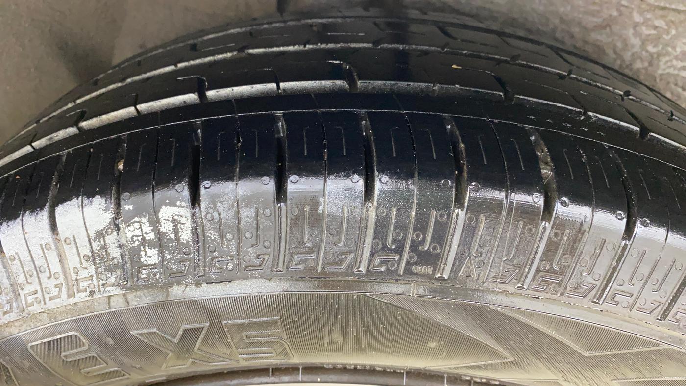 2016 Maruti Ertiga VXI, CNG, Manual, 44,162 km, Right Rear Tyre Tread