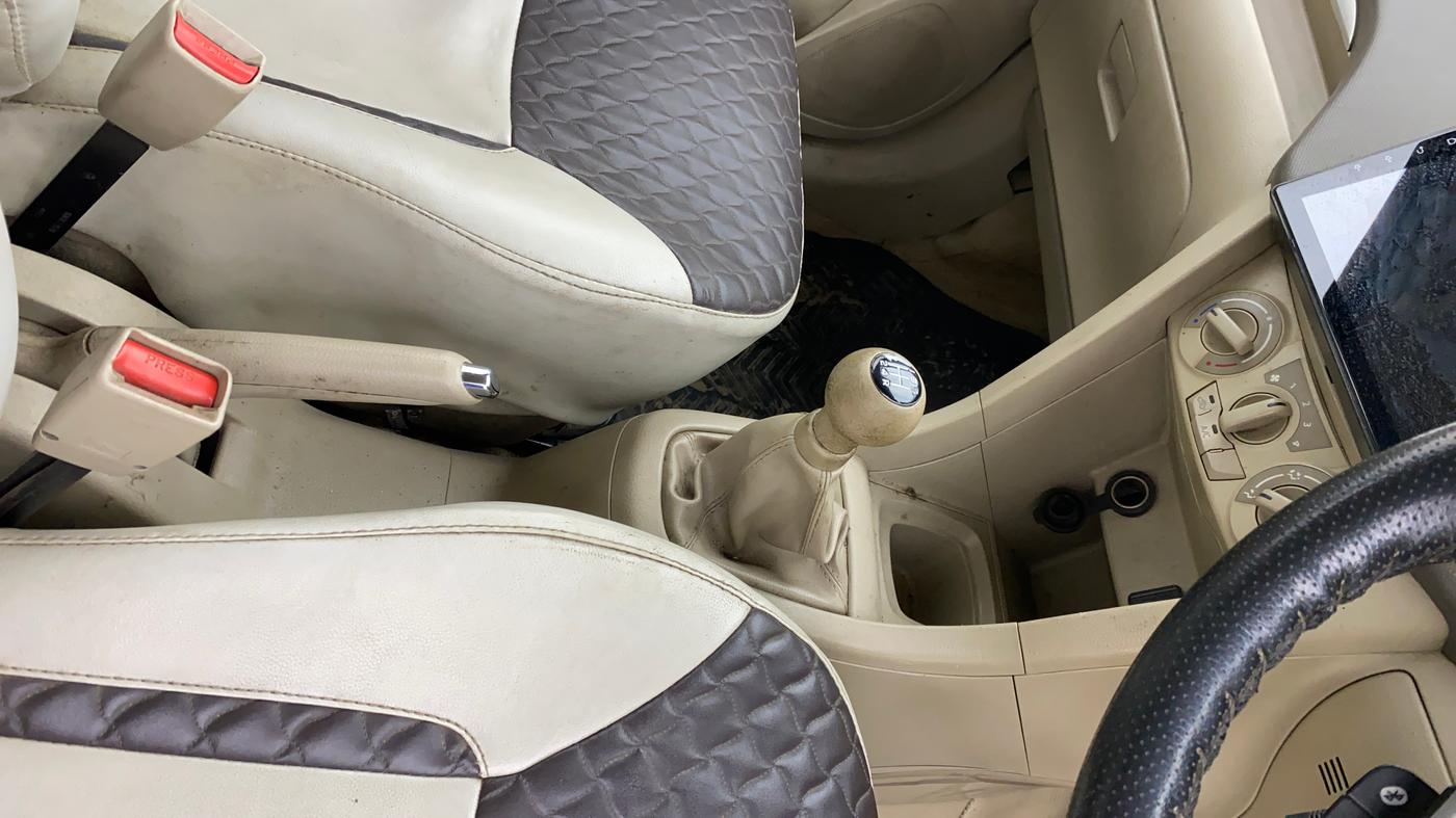 2016 Maruti Ertiga VXI, CNG, Manual, 44,162 km, Gear Lever