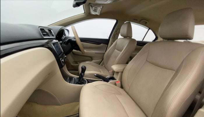 2017 Maruti Ciaz ALPHA 1.4 PETROL, Petrol, Manual, 77,367 km, Right Side Front Door Cabin