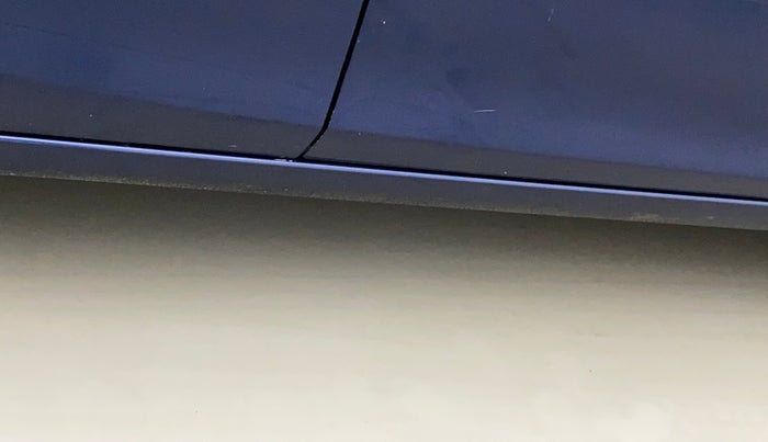 2017 Maruti Ciaz ALPHA 1.4 PETROL, Petrol, Manual, 77,367 km, Right running board - Minor scratches