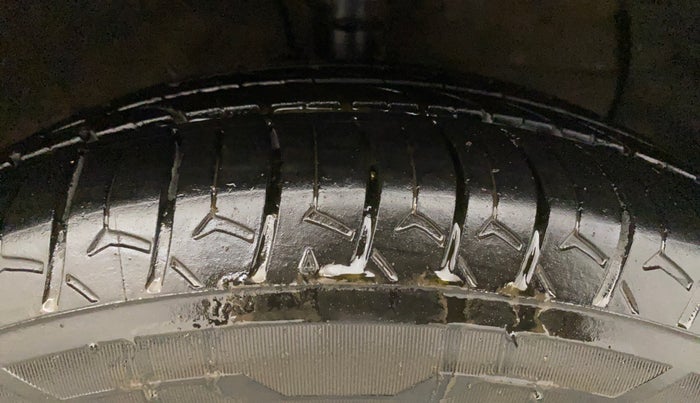 2019 Hyundai NEW SANTRO SPORTZ CNG, CNG, Manual, 1,00,156 km, Right Front Tyre Tread