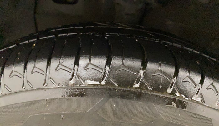 2019 Hyundai NEW SANTRO SPORTZ CNG, CNG, Manual, 1,00,156 km, Left Front Tyre Tread