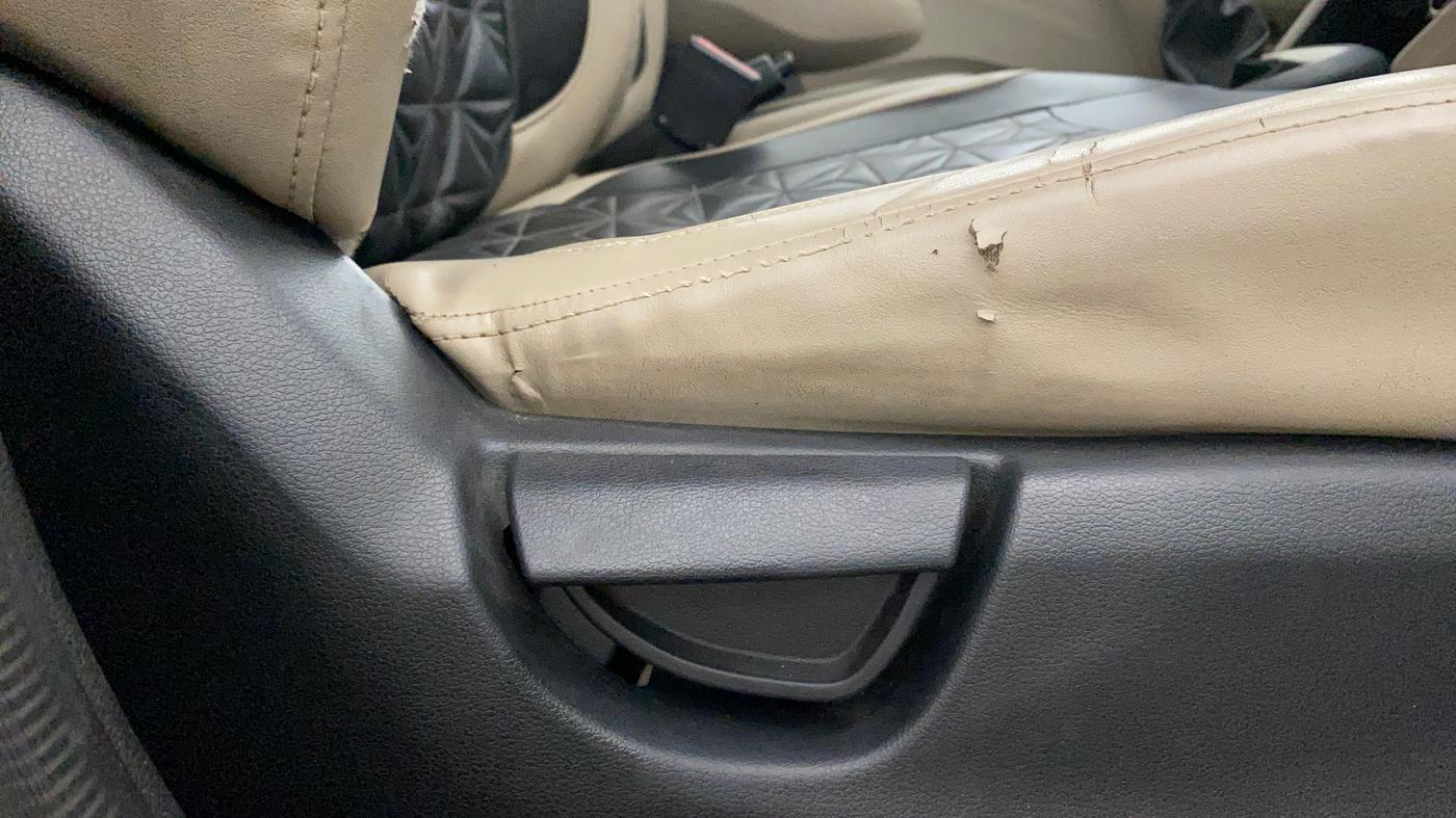 2019 Hyundai NEW SANTRO SPORTZ CNG, CNG, Manual, 1,00,163 km, Driver Side Adjustment Panel