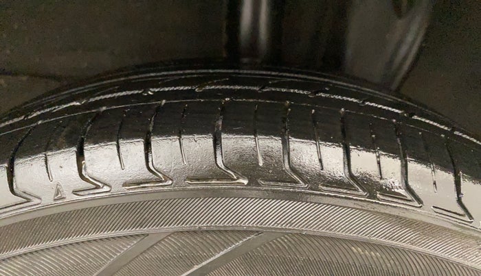 2019 Hyundai NEW SANTRO SPORTZ CNG, CNG, Manual, 1,00,156 km, Left Rear Tyre Tread