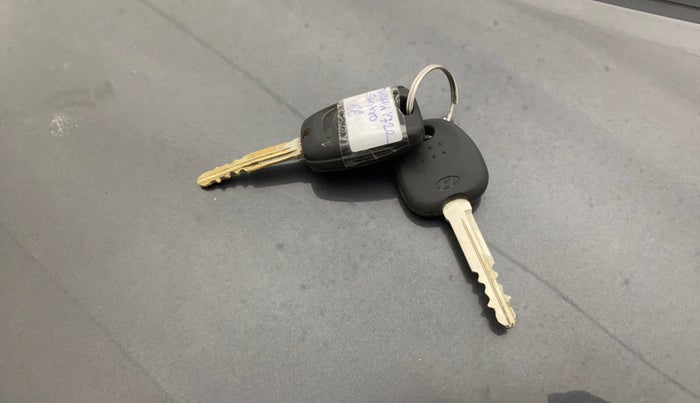 2019 Hyundai NEW SANTRO SPORTZ CNG, CNG, Manual, 1,00,156 km, Key Close Up