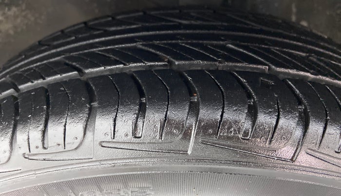 2009 Maruti Wagon R LXI MINOR, Petrol, Manual, 83,699 km, Left Front Tyre Tread