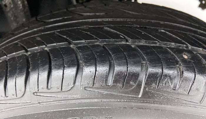 2009 Maruti Wagon R LXI MINOR, Petrol, Manual, 83,699 km, Left Rear Tyre Tread