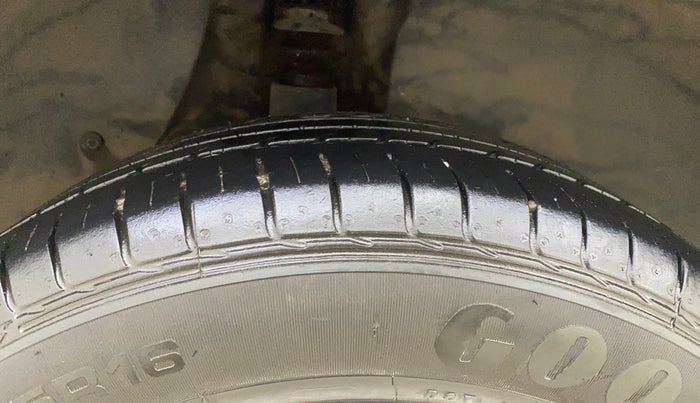 2018 Hyundai Creta SX 1.6 PETROL, Petrol, Manual, 83,422 km, Right Rear Tyre Tread