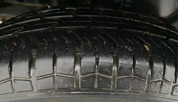 2016 Maruti Swift Dzire VXI, Petrol, Manual, 42,052 km, Left Front Tyre Tread
