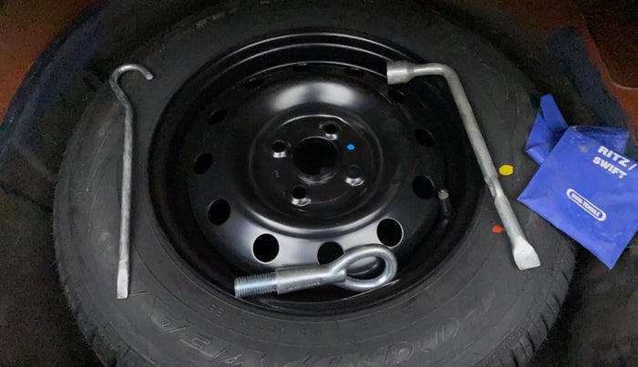 2016 Maruti Swift Dzire VXI, Petrol, Manual, 42,052 km, Dicky (Boot door) - Jack missing