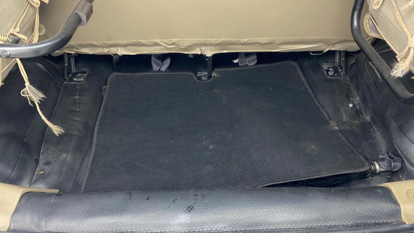2017 Mahindra TUV300 T8 AMT, Diesel, Automatic, 66,786 km, Boot Inside