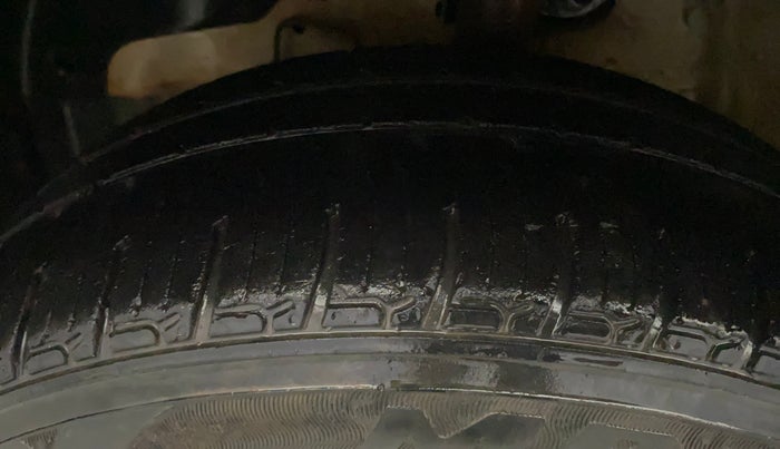 2018 Mahindra KUV 100 NXT K4+ P 6 STR, Petrol, Manual, 22,715 km, Left Front Tyre Tread