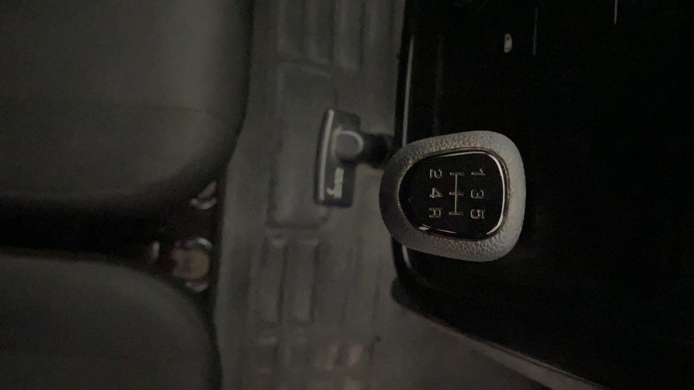 2018 Mahindra KUV 100 NXT K4+ P 6 STR, Petrol, Manual, 22,715 km, Gear Lever