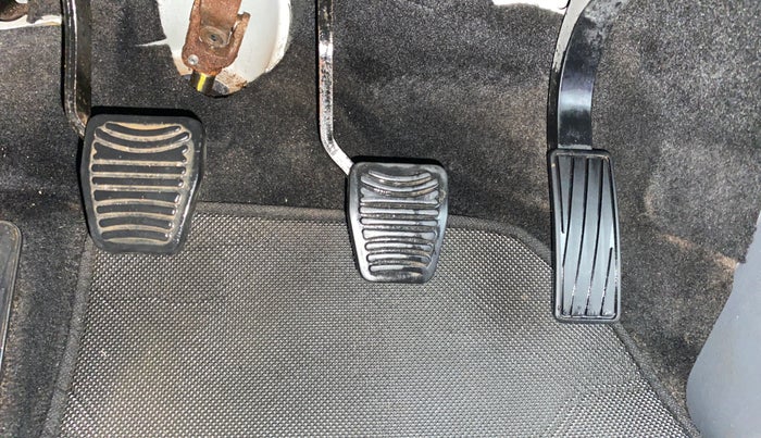 2018 Mahindra KUV 100 NXT K4+ P 6 STR, Petrol, Manual, 22,715 km, Pedals