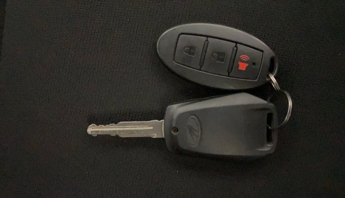 2018 Mahindra KUV 100 NXT K4+ P 6 STR, Petrol, Manual, 22,715 km, Key Close Up